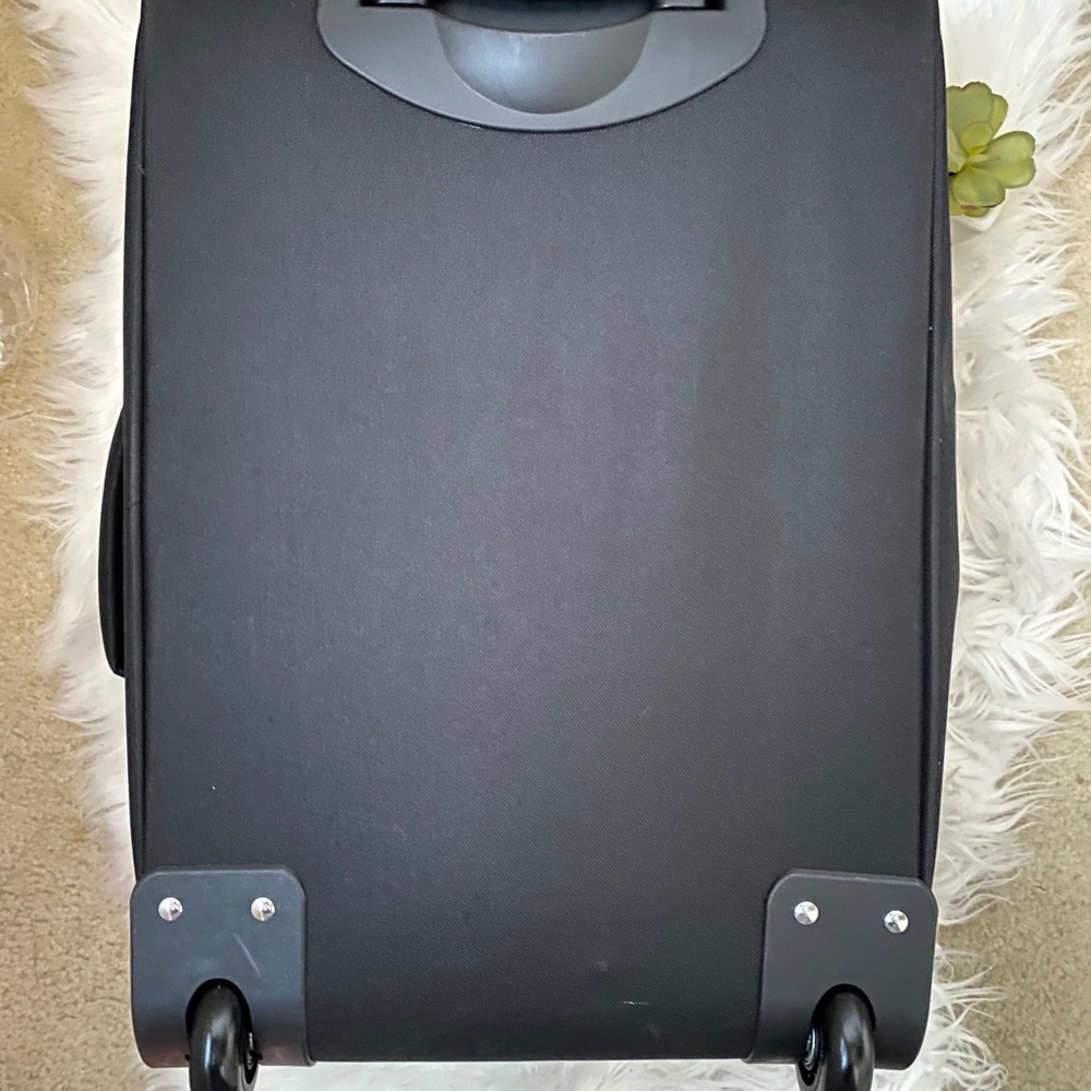NWT Herschel like black luggage carry on - Picture 10 of 12